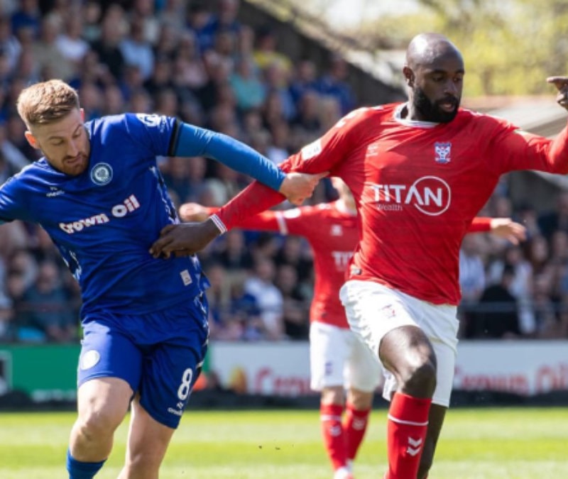 İngiltere Ulusal Lig’de York City, son dakikada attığı golle şampiyon oldu