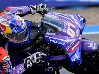 Toprak Razgatlıoğlu, sprint yarışında pistten çıkarak yarışa veda etti