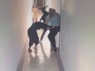 İzmir'de kardeşlerin kavgasını ayırmak isterken ayağından vuruldu