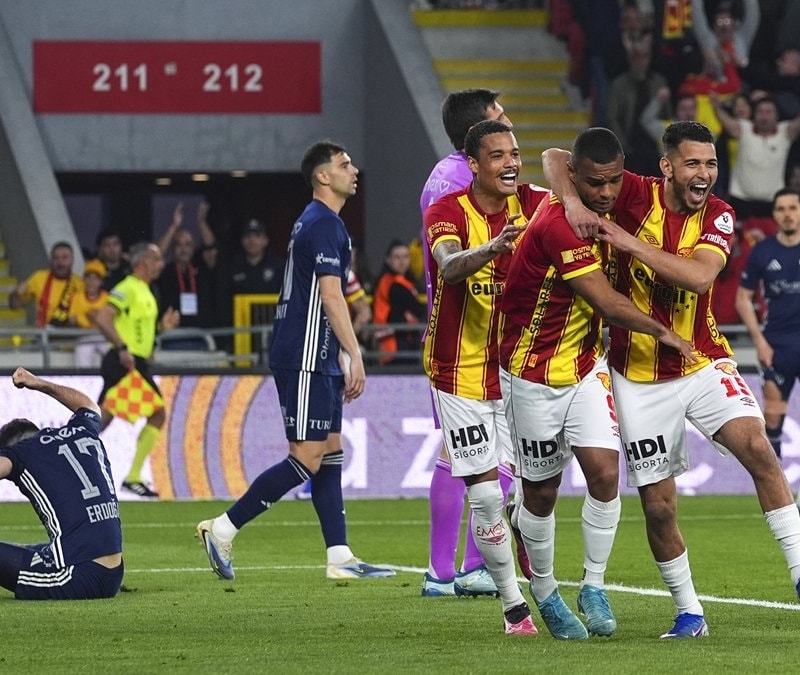 Göztepe sahasında Antalyaspor'u devirdi