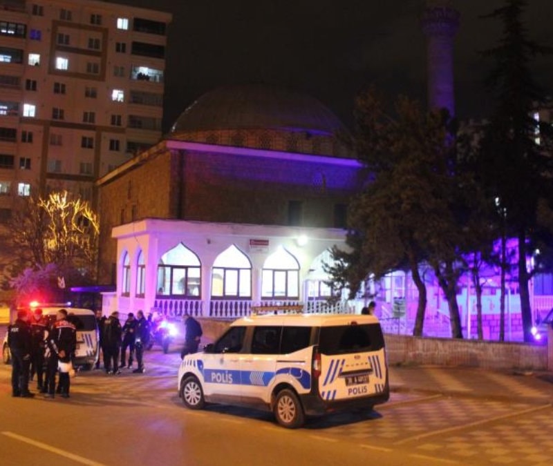 Kayseri'de iki grup tabanca ve bıçaklarla birbirine girdi: 2 yaralı