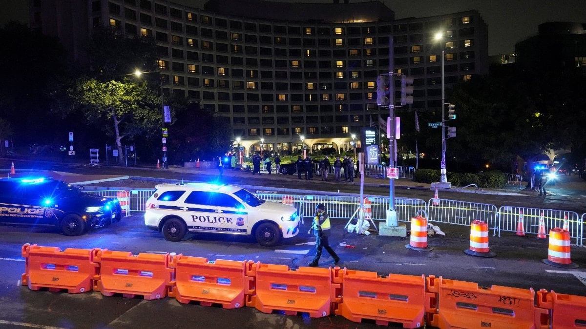 Beyaz Saray Muhabirleri Yemeği'nde kaos: Trump salondan çıkarıldı