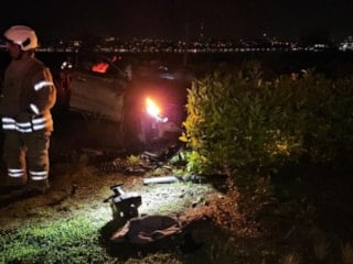 İstanbul Fatih'te takla atan otomobilin sürücüsü yaralandı