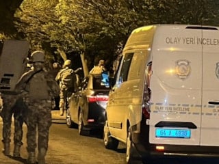 Uşak'ta pompalı tüfekle ateş açılan polis ekiplerinden ikisi yaralandı