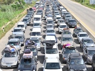 İsrail, Lübnanlıları yine uyardı: Güneye geri dönmeyin