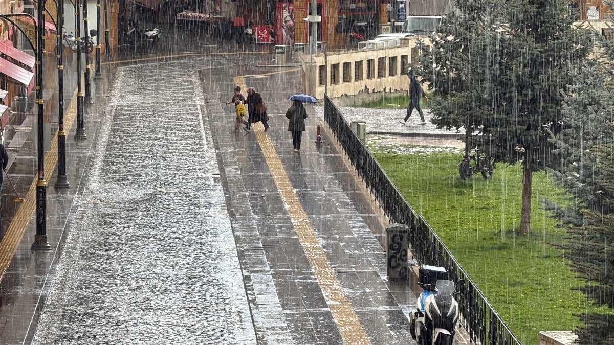 Sivas'ta kuvvetli yağmur etkili oldu