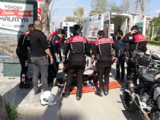 Malatya'da yunus timleri kaza yaptı: 2 yaralı