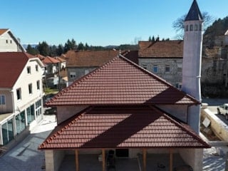 Bosna savaşında yıkılan Dugalica Camisi, Türkiye'nin desteğiyle yeniden açıldı