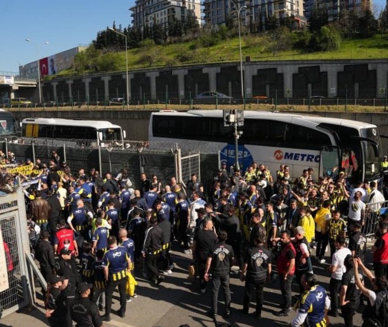 Fenerbahçe taraftarı, RAMS Park'a ulaştı