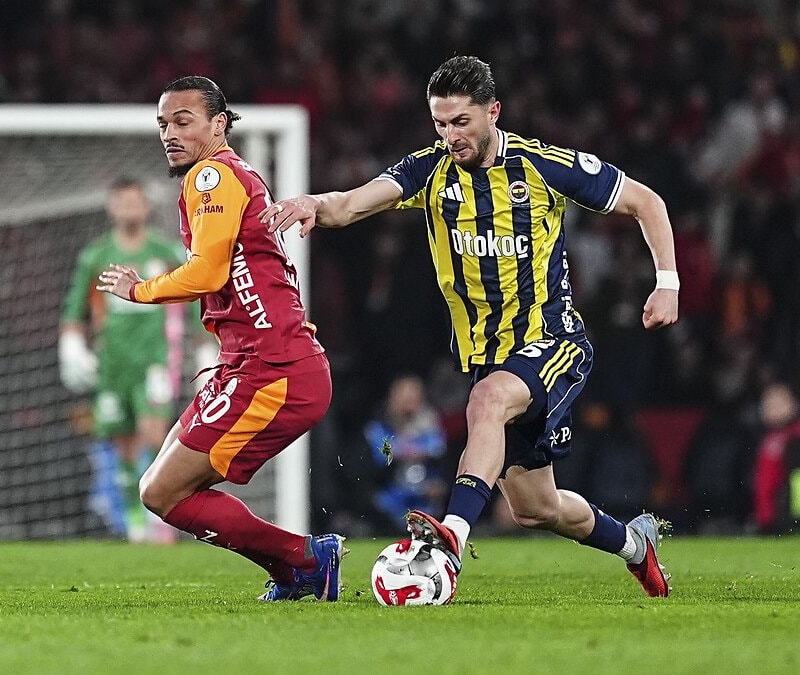 Galatasaray - Fenerbahçe derbisinin ilk 11'leri