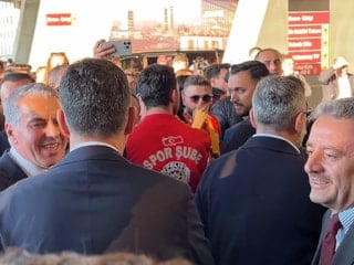 Galatasaraylı yöneticiler, Fenerbahçeli yöneticileri karşıladı