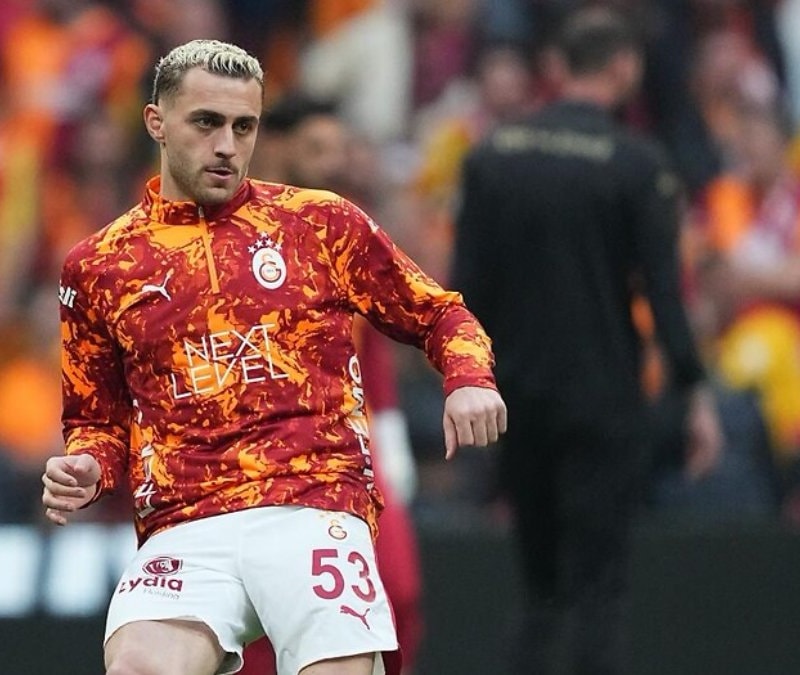 Galatasaray'dan 200. maçına çıkan Barış Alper Yılmaz'a plaket