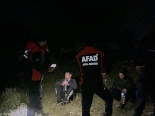 İzmir'de dağlık alanda mahsur kalan çocuklar kurtarıldı