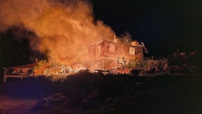 Manisa'da korkutan ev yangını