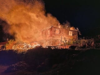 Manisa'da korkutan ev yangını