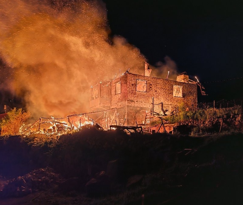 Manisa'da korkutan ev yangını