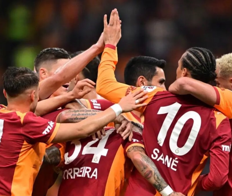 Galatasaray'da futbolculara derbi primi müjdesi