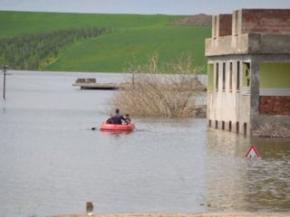 Diyarbakır’da baraj kapakları açıldı: Boşaltılan evler sular altında kaldı