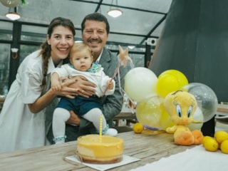 İlker Aksum canlı yayında ağladı: Beni o çukurdan eşim aldı