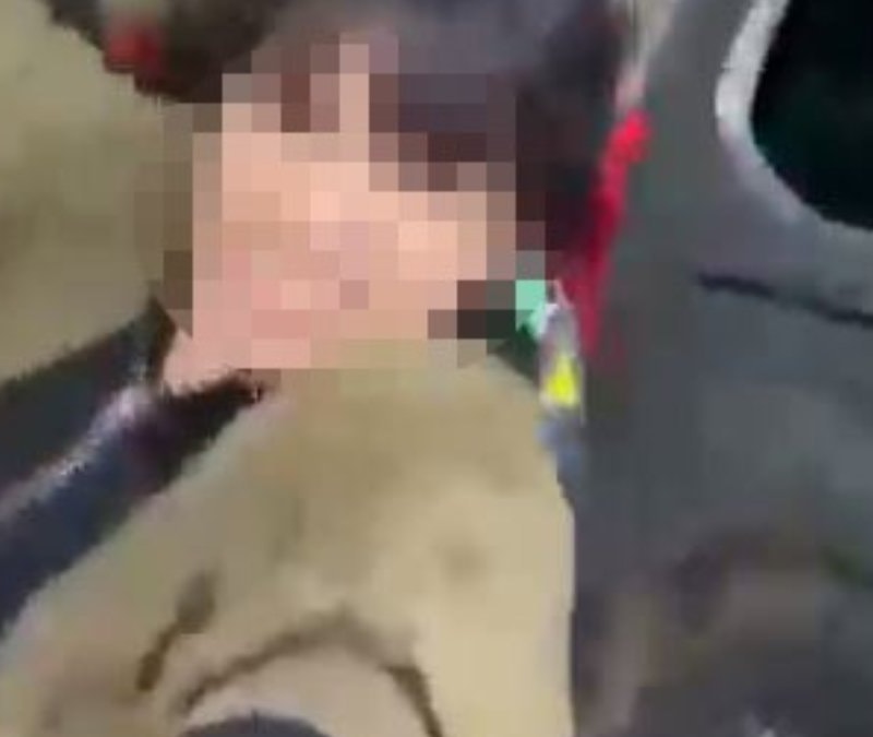 İstanbul'da öfkeli kadın, sokak ortasında eski eşini darbetti: O anlar kamerada