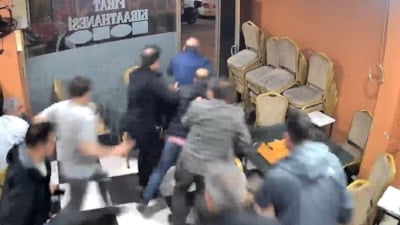 İstanbul'da otomobilden çıkan ses korkuya neden oldu