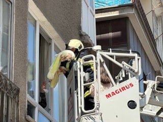 Kayseri’de apartmanda yangın paniği: 1’i bebek 5 kişi kurtarıldı