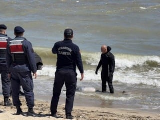 Arnavutköy sahilinde erkek cesedi bulundu