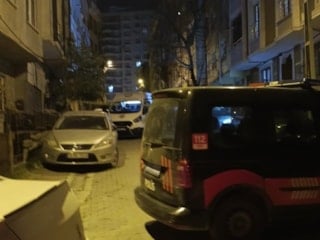 İstanbul'da eski sevgilisi evini basıp binayı taşladı: Etrafa rastgele ateş açtı