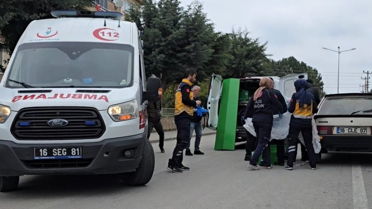 Bursa'da park edip uyudukları araçtan cansız bedeni çıktı