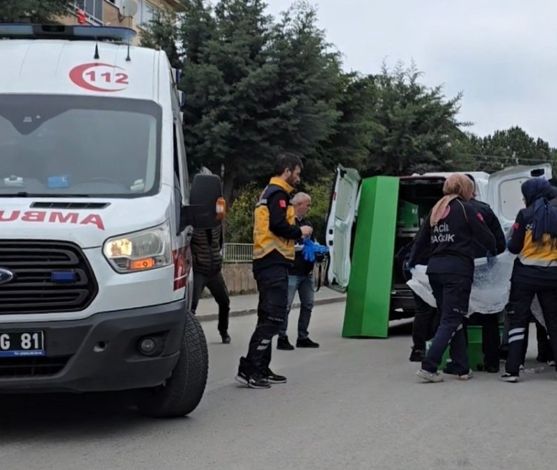 Bursa'da park edip uyudukları araçtan cansız bedeni çıktı