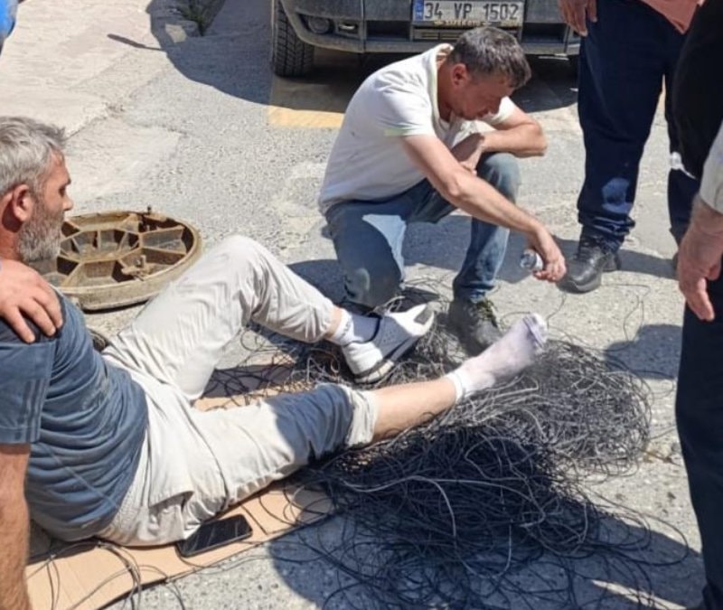 Sakarya'da servis aracı işçinin ayağını ezdi
