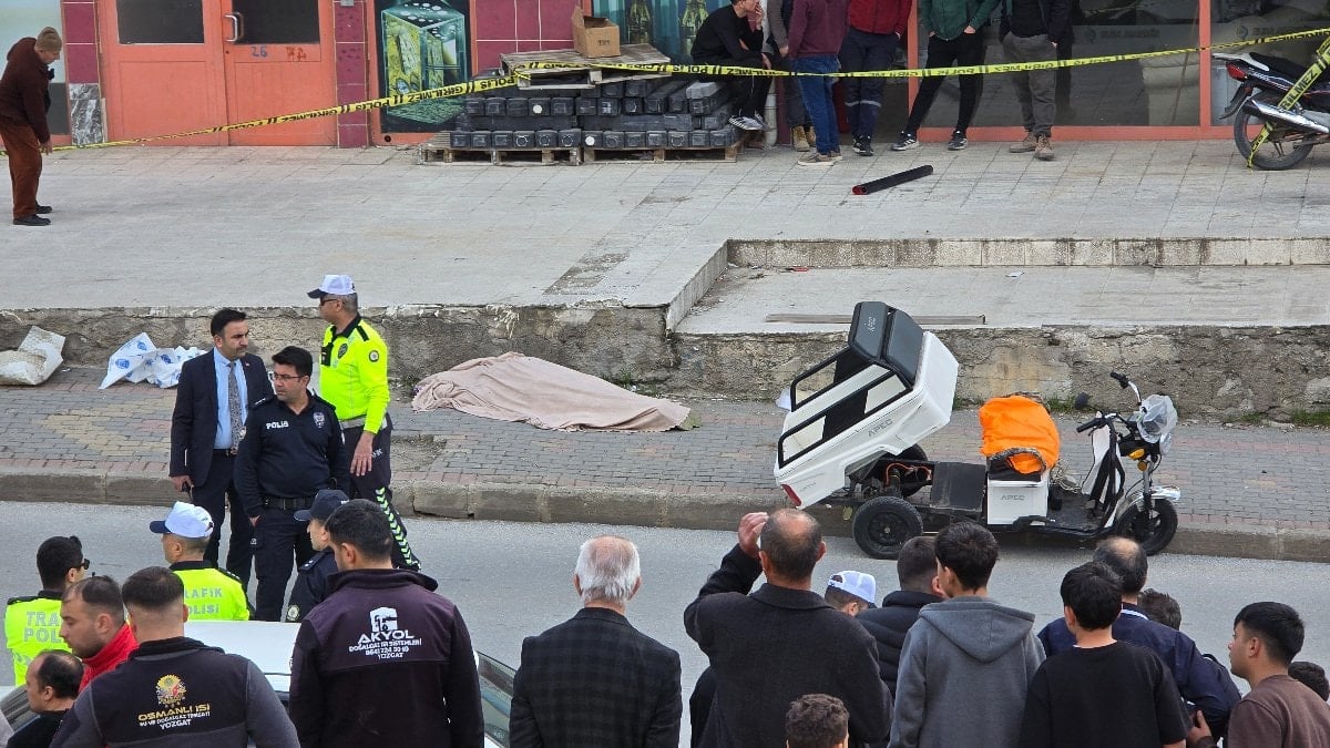 Yozgat’ta elektrikli motosikletin devrilmesi sonucu kafasını kaldırıma vurarak can verdi