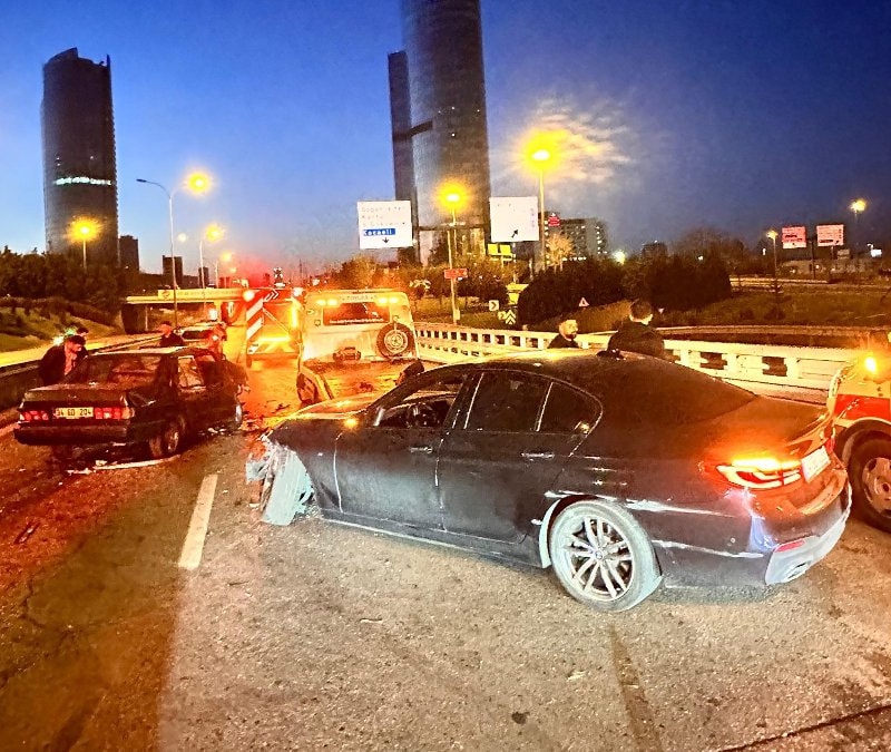 İstanbul D-100 karayolunda zincirleme kaza