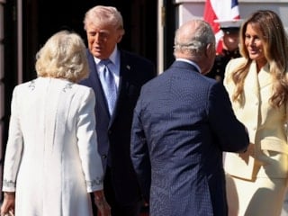 Donald Trump'ın, liderlere uyguladığı 'el çekme' tarifesi Kral Charles'a işlemedi