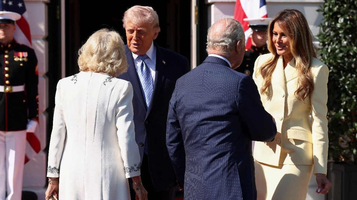 Donald Trump'ın, liderlere uyguladığı 'el çekme' tarifesi Kral Charles'a işlemedi