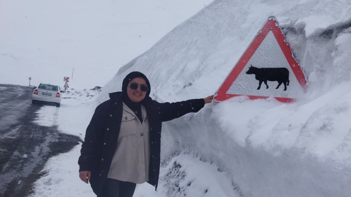 Ardahan'da nisan ayına rağmen kar yağışı sürüyor