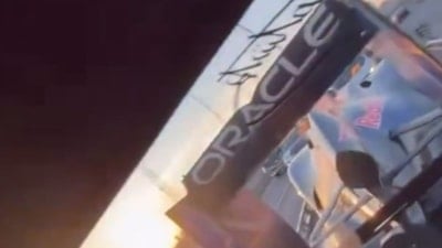 İstanbul'da Formula 1 sürprizi: Çekicide taşınan araç ilgi odağı oldu