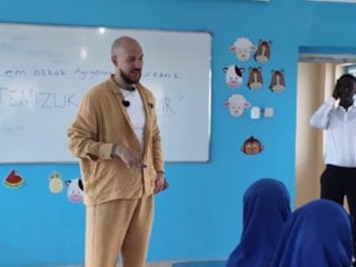 Cem Özkök, Somali'de yetimhane açtı