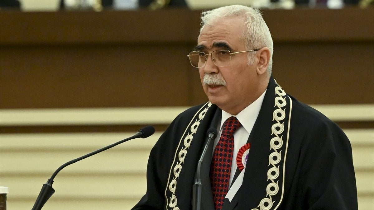 AYM Başkanı'ndan hakim ve savcılara: Üzerlerinde kul hakkı olmamalıdır