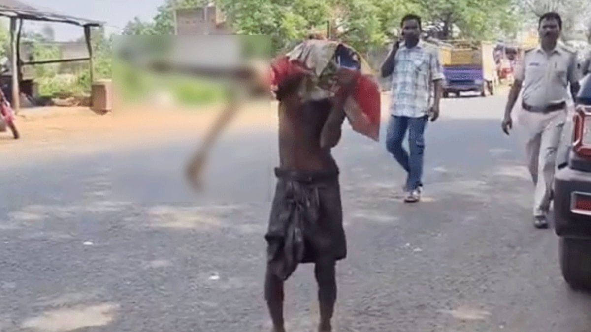 Hindistan'da mezardan kardeşini çıkarıp para çekmeye gitti