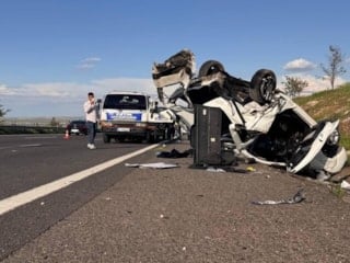Şanlıurfa'da hafif ticari araç otomobille çarpıştı: 3 ölü, 5 yaralı