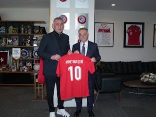 Ahmet Nur Çebi'den, TFF Başkanı Hacıosmanoğlu'na ziyaret