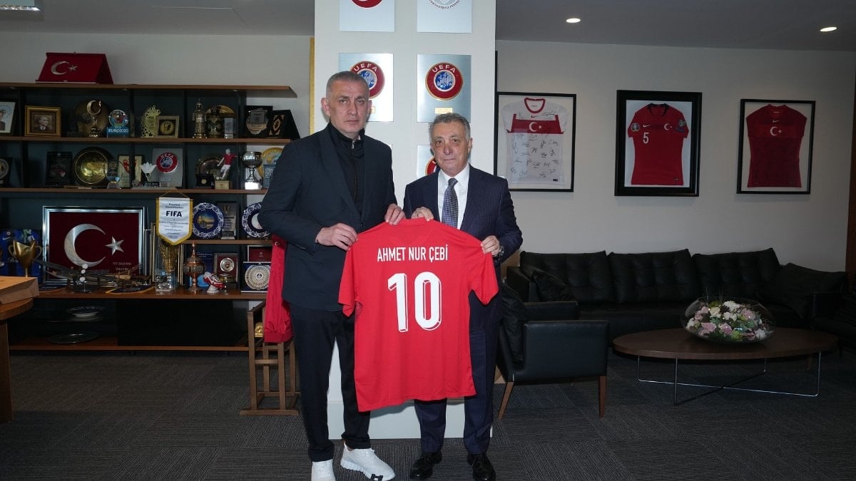 Ahmet Nur Çebi'den, TFF Başkanı Hacıosmanoğlu'na ziyaret