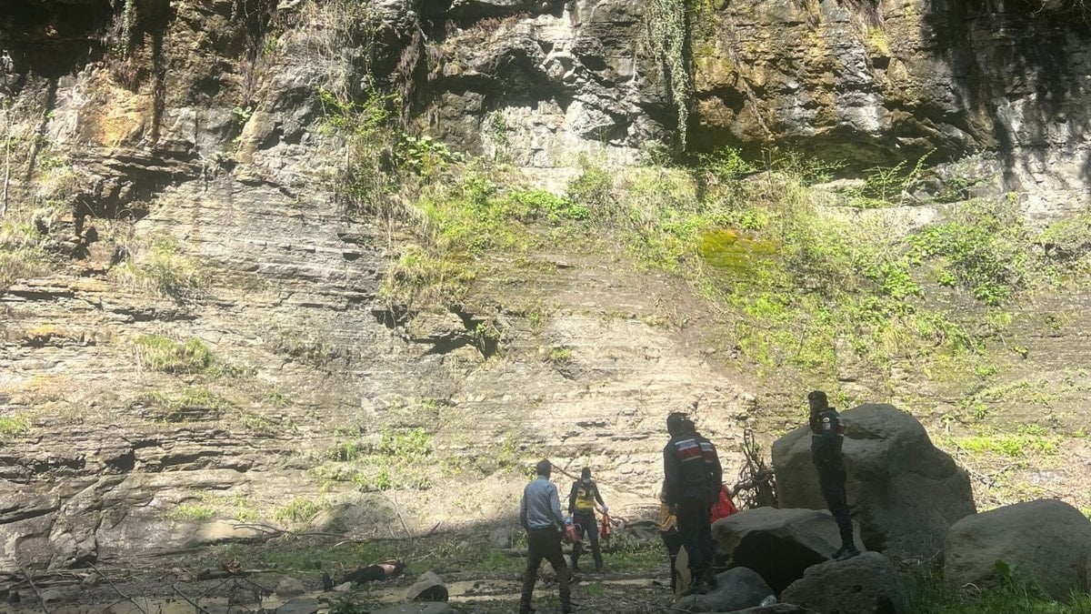 Samsun'da gezmeye gittiği şelalede başına kaya parçası düştü