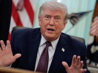 Trump, 250. yılda fotoğrafı bulunan pasaportlar basacak