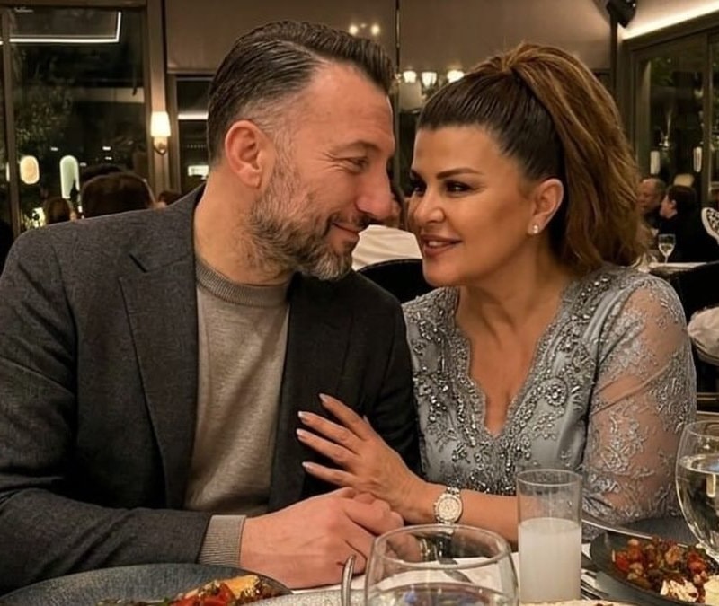 55 yaşındaki astrolog Nuray Sayarı hamile