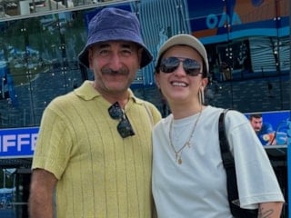 Melike Şahin hamile! Sahnede anne olacağını açıkladı