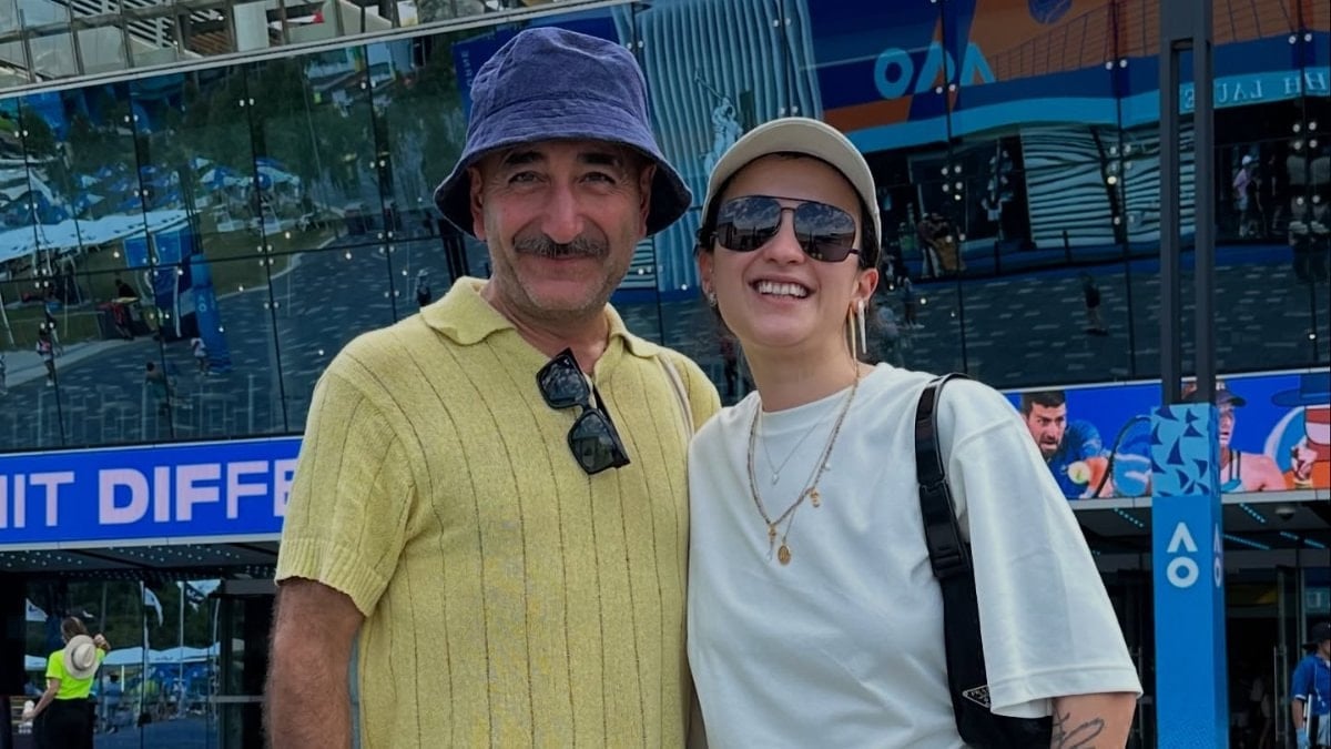 Melike Şahin hamile! Sahnede anne olacağını açıkladı