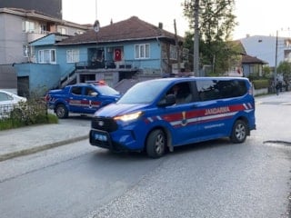 Düzce'de uyuşturucu maddeleri paketleyen şüpheli yakalandı