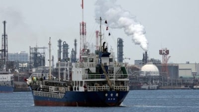 Süper Japon tankeri Hürmüz Boğazı'ndan geçti